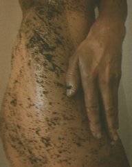 LEPAAR Mandarin Mecca Coffee Scrub / Körper- und Gesichtspeeling für neue Strahlkraft 215 ml