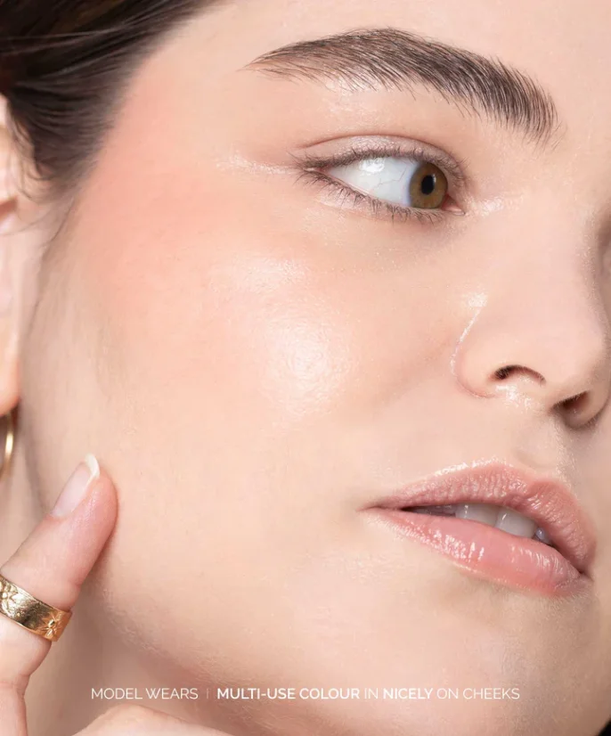 FITGLOW Multi-Use Pressed Shadow + Blush Colour stíny/ tvářenka 4g