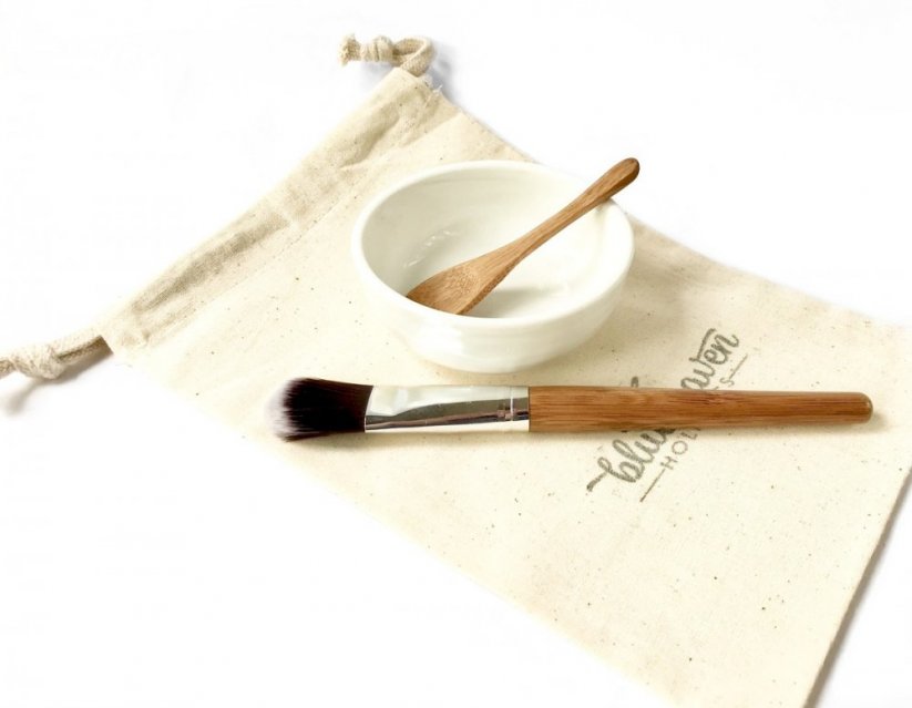 Blue Haven Bowl and brush for mask application