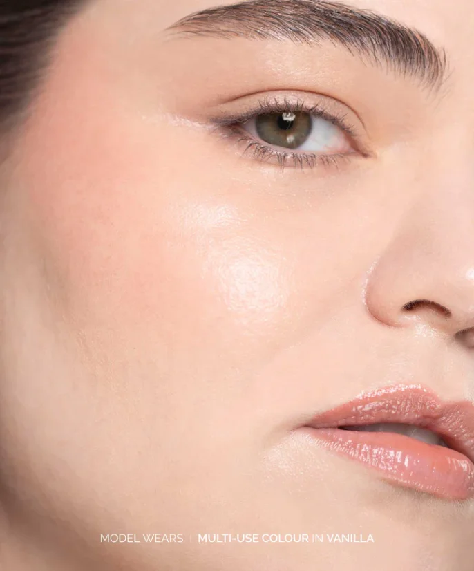 FITGLOW Multi-Use Pressed Shadow + Blush Colour stíny/ tvářenka 4g