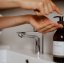 ANELA Mycí hydrofilní olej pro citlivou pokožku Umyju Něžně