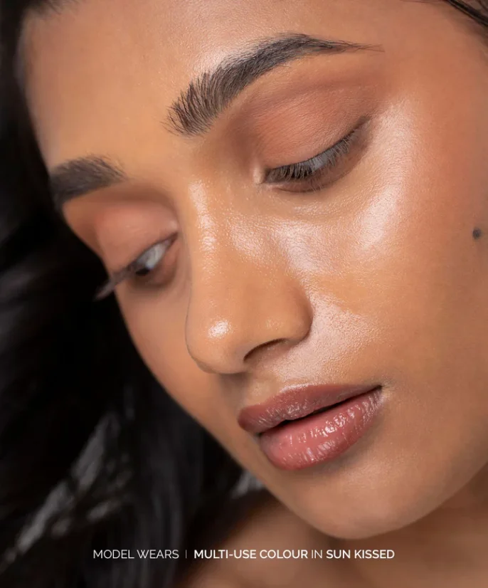 FITGLOW Multi-Use Pressed Shadow + Blush Colour stíny/ tvářenka 4g