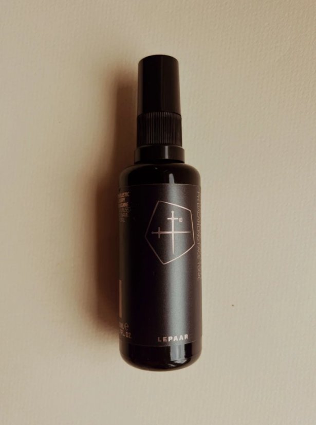 LEPAAR Glow White Rose / Sandalwood Mineral Water / Rozjasňující a liftingové tonikum 50 ml