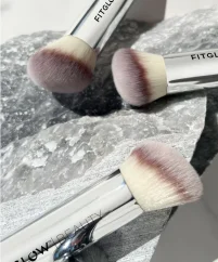 FITGLOW Flawless Finish Foundation Brush Štětec na make-up
