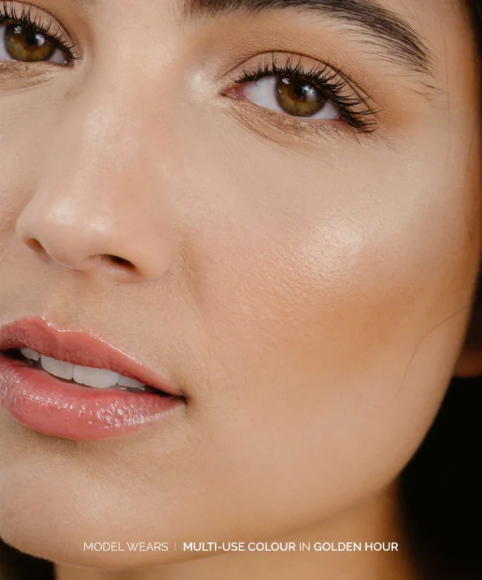 FITGLOW Multi-Use Pressed Shadow + Blush Colour stíny/ tvářenka 4g