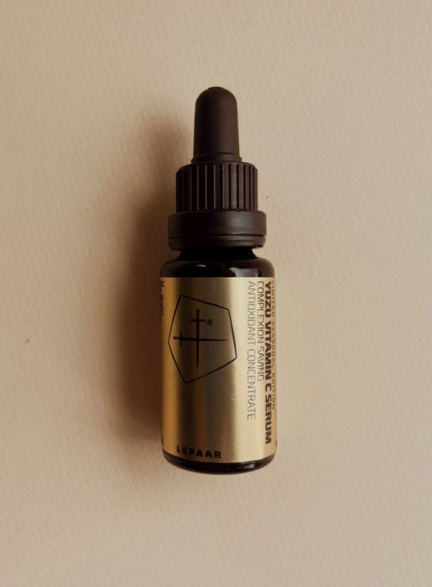 LEPAAR Yuzu vitamin C serum / Rozjasňující antioxidační koncentrát pro podporu pleti 15 ml