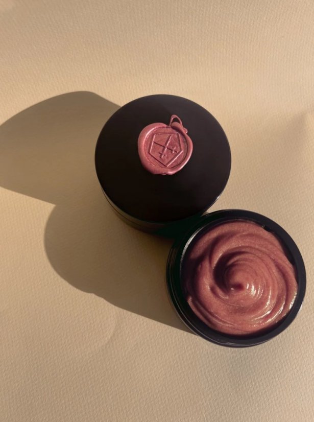 LEPAAR Damasque Rose Perfumed Body Balm / Parfémovaný tělový bazám s růží damašskou a zlatem