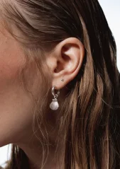 NO MORE SEA SHELL MIDI HOOPS SILVER