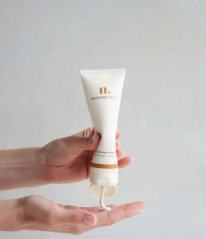 NOURISHED DAILY Daily Sunscreen Lotion SPF50 na obličej & tělo 100ml