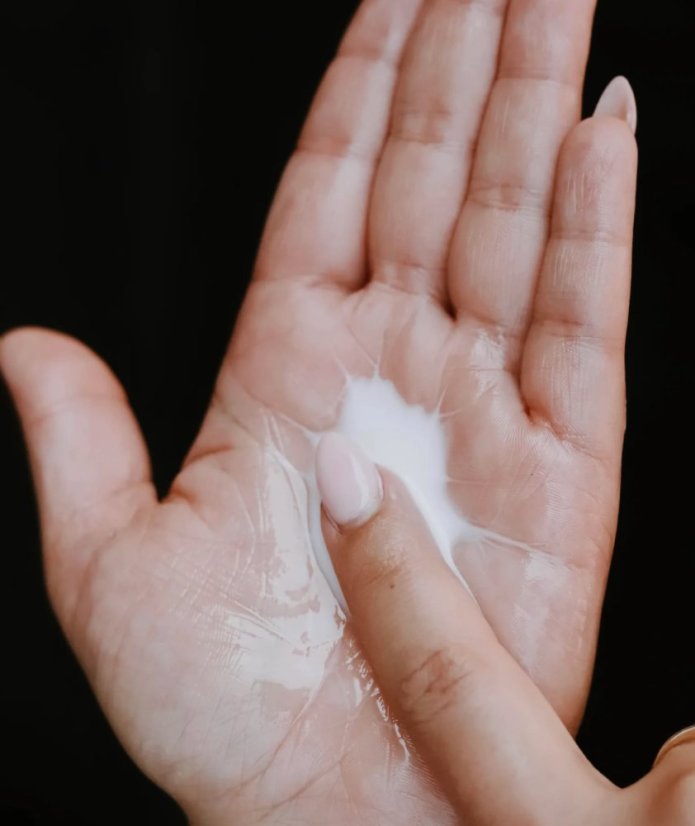 TAHNYC Rozjasňující peptidová hydratace ILLUME
